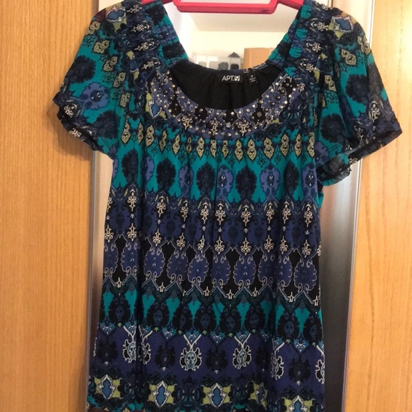 Beautiful Apt. 9 blouse with bling size Medium - Picture 1 of 7
